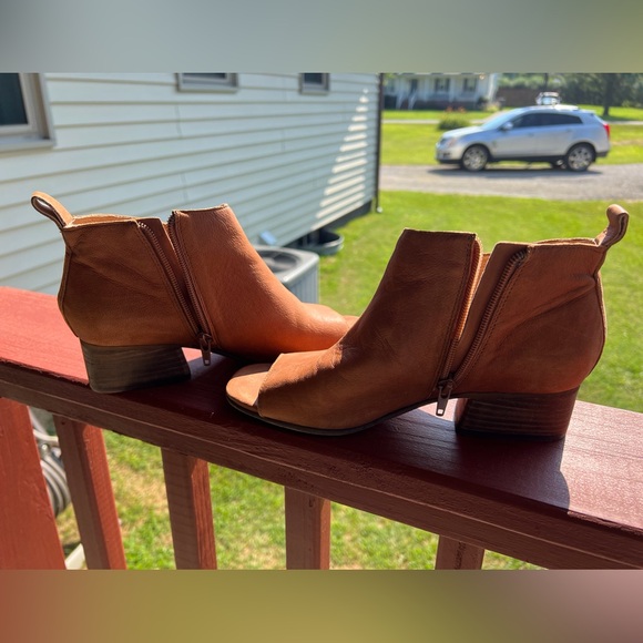 Corso Como Gamie Open Toe Ankle Booties in Saddle Brown - Size 6.5 - Picture 5 of 6